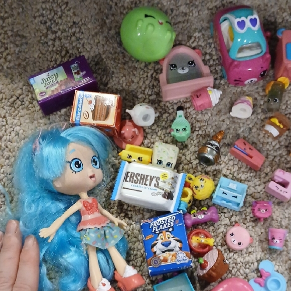 Shopkins Lot Of 63 With Dolls - Picture 3 of 11
